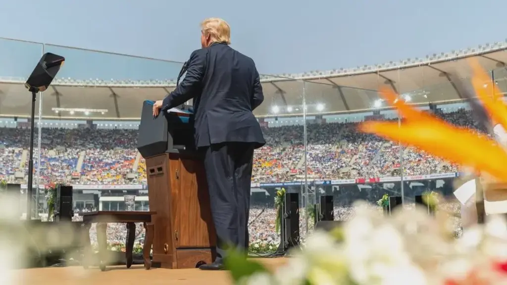 Folk uppmanar Trump att medge det: ”Det finns ingen skam i att använda vuxenblöjor.”